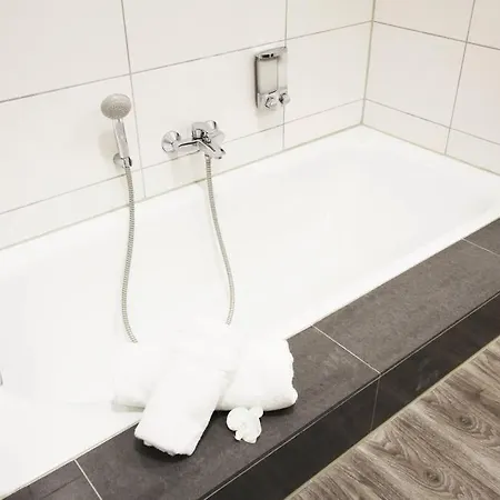 Secret Hideaways Asia Mit Sauna Nahe Uni L Messe L Flughafen
