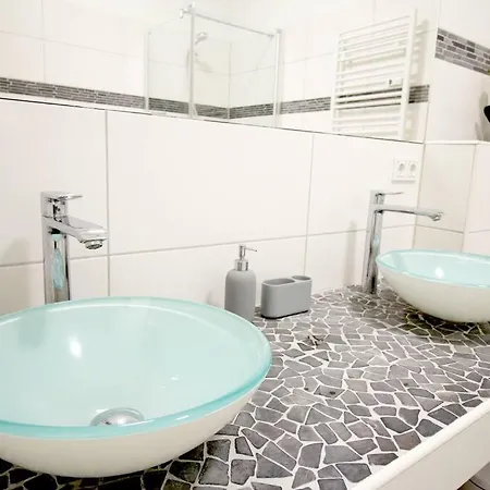 Secret Hideaways Asia Mit Sauna Nahe Uni L Messe L Flughafen